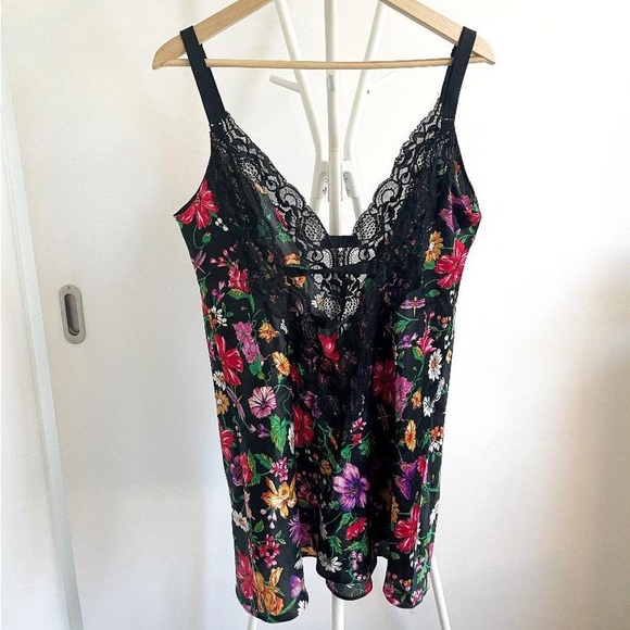Lace & Floral Victoria’s Secret Nightgown - Picture 3 of 5